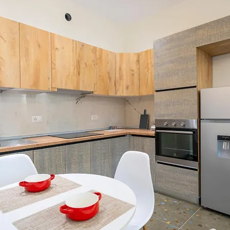 Cane Emerald Apartment Tirana