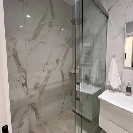 Cane Emerald 公寓 地拉那