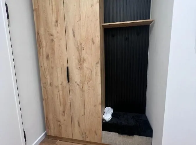 Cane Emerald 公寓 *